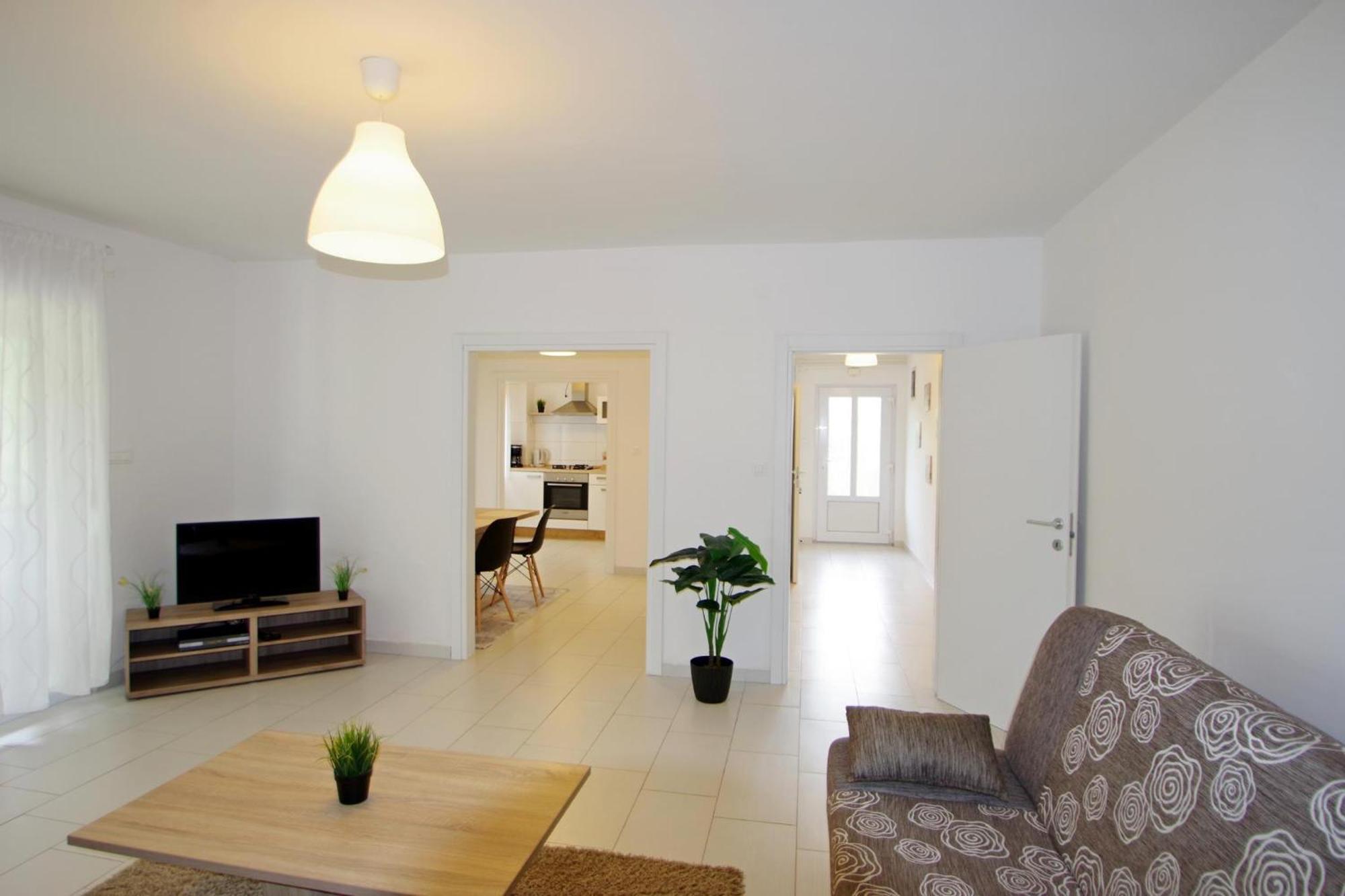 Apartments Nikolina Rakalj Exteriör bild